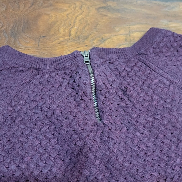 American Eagle Outfitters sweater - Picture 9 of 9